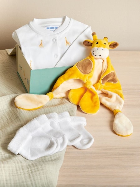 New Baby Giraffe Gift Set in White (Q45472) | €58.50