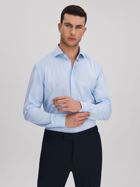 Wit met zacht blauw gestreept overhemd met open kraag (Q69266) | € 140