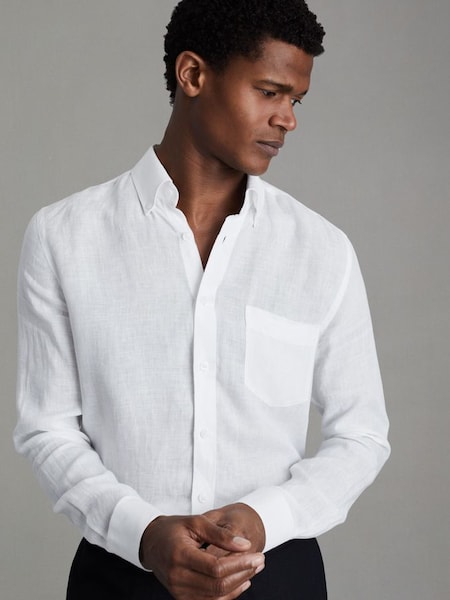 Chemise en lin à col boutonné, blanche (Q83389) | 140 €