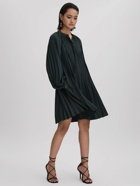 Robe courte plissée à ceinture, verte (Q88517) | 134 €