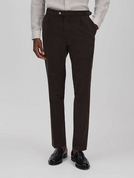 Oscar Jacobson Slim Fit Adjustable Cotton Trousers in Dark Brown (Q89522) | $390