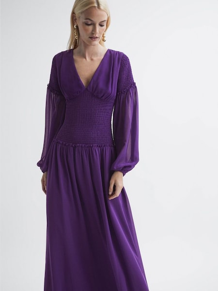 Robe longue à encolure plongeante Florere en tissu froncé violet foncé (U74931) | 136 €