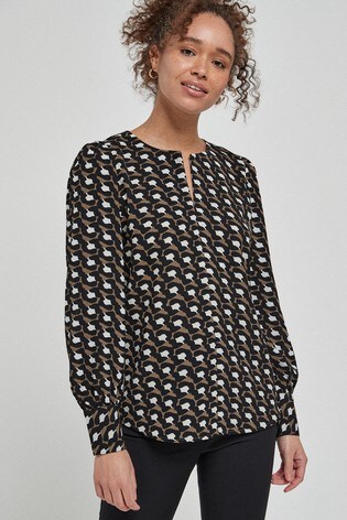 blouse with keyhole