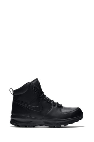 black nike boots