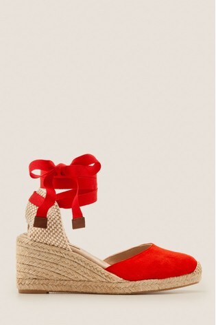 red wedges near me
