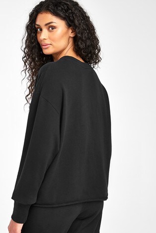 gap black jumper