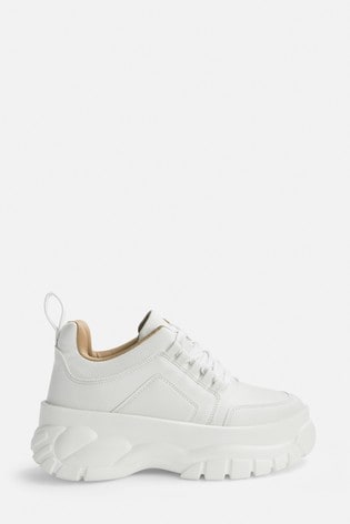 black trainers missguided