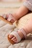 <span>Weiß</span> - Babysandalen mit überkreuzten Riemen (0–24 Monate)