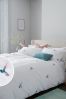 <span>Weiß mit Kolibri</span> - Set aus Bettbezug und Kissenbezug mit Stickerei