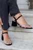 <span>Schwarz</span> - Linzi Carnation Sandalen mit niedrigem Blockabsatz und Riemchen mit Strasssteinen