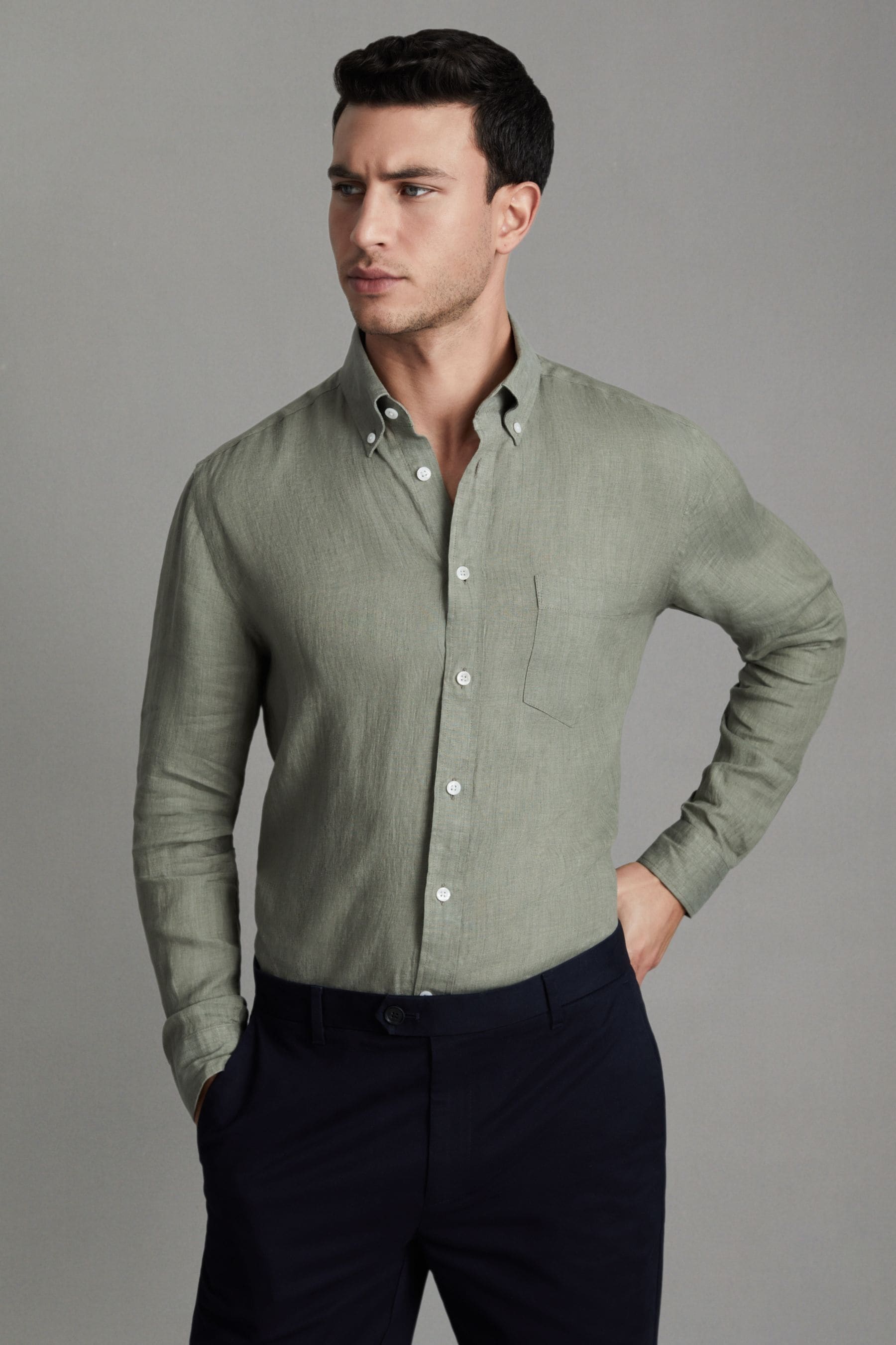 Shop Reiss Queens - Pistachio Linen Button-down Collar Shirt, S
