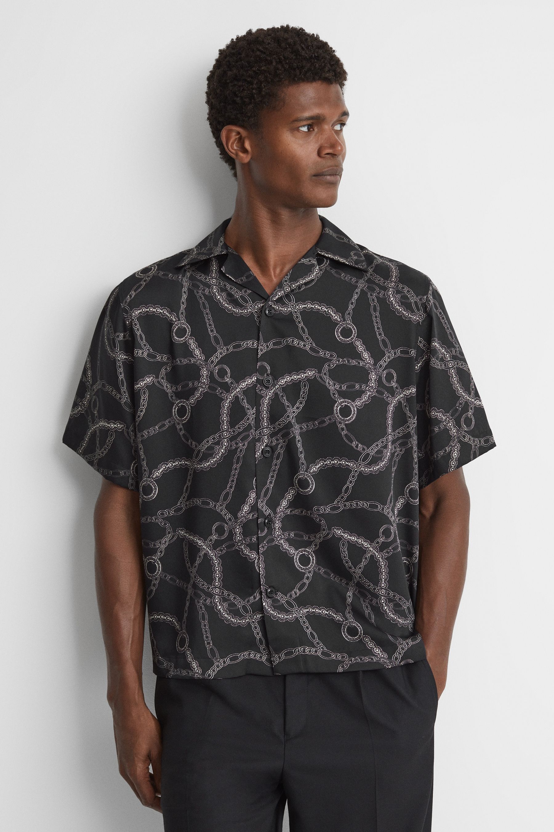 Reiss Quest Printed Short Sleeve Button Front Camp Shirt In Black