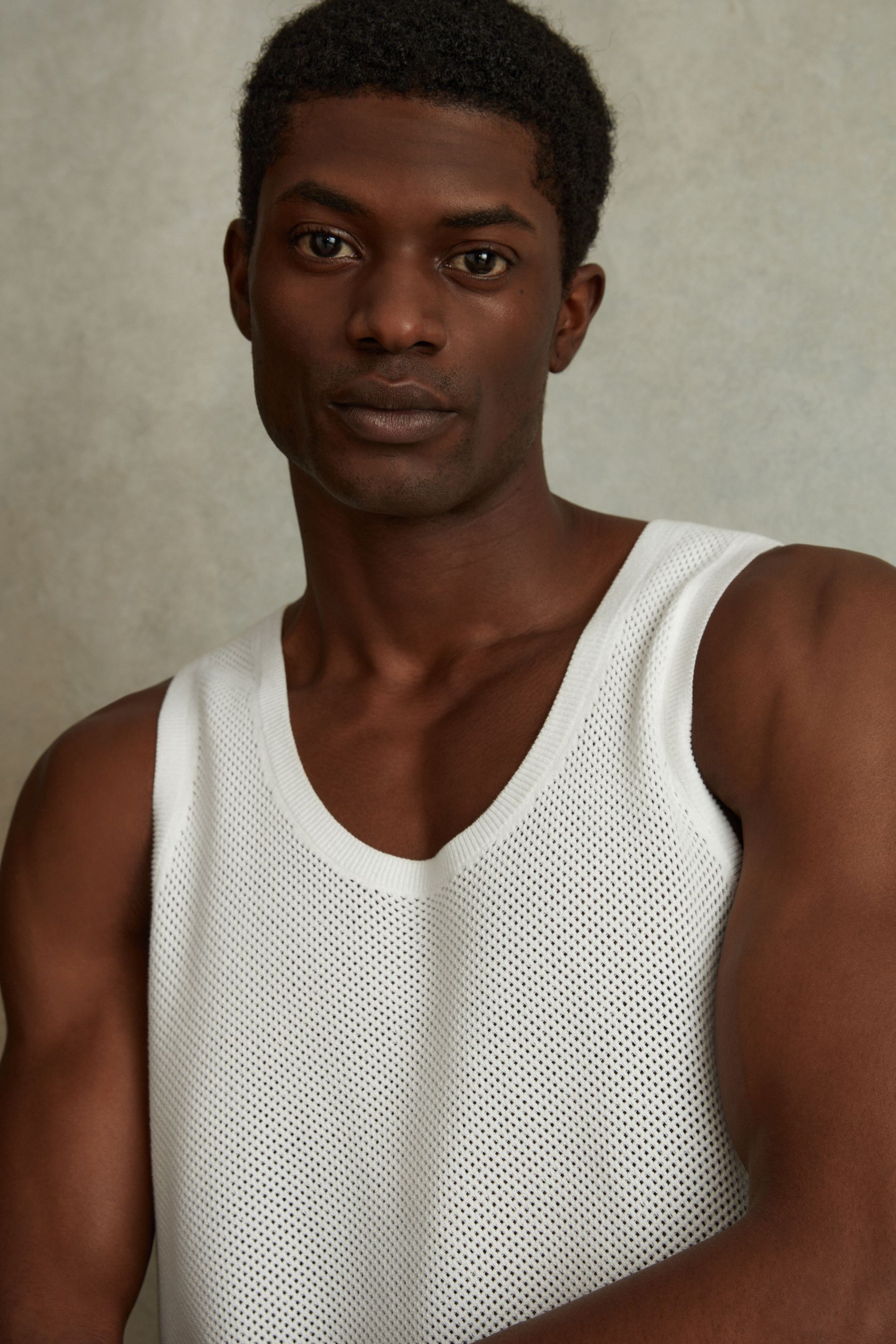 Reiss Optic White Open-stitch Cotton Vest In Optic White