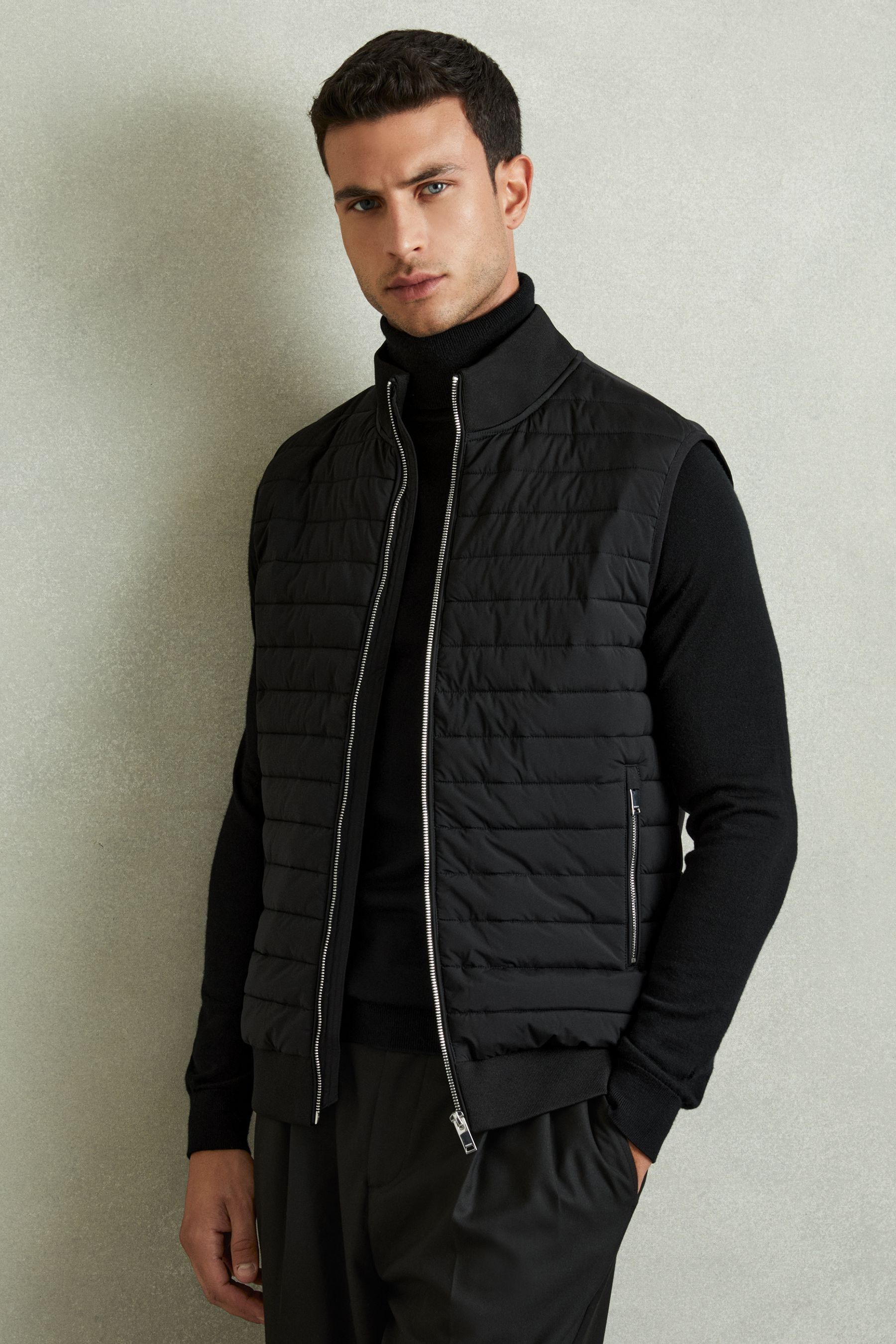 Reiss Pluto - Black Hybrid Quilt And Knit Zip-through Gilet, L