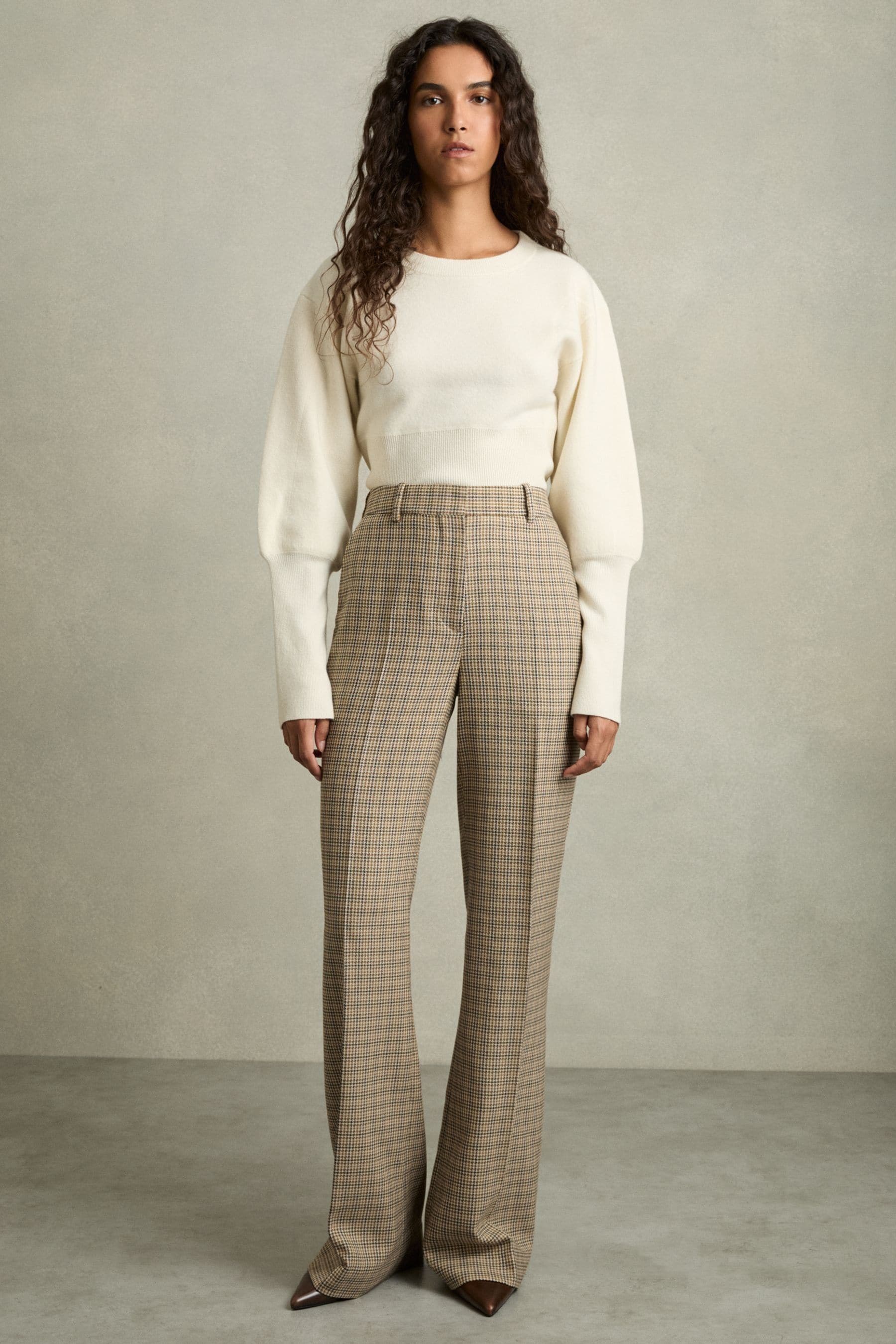 Reiss Vida Wide-leg Houndstooth Check Trousers In Brown