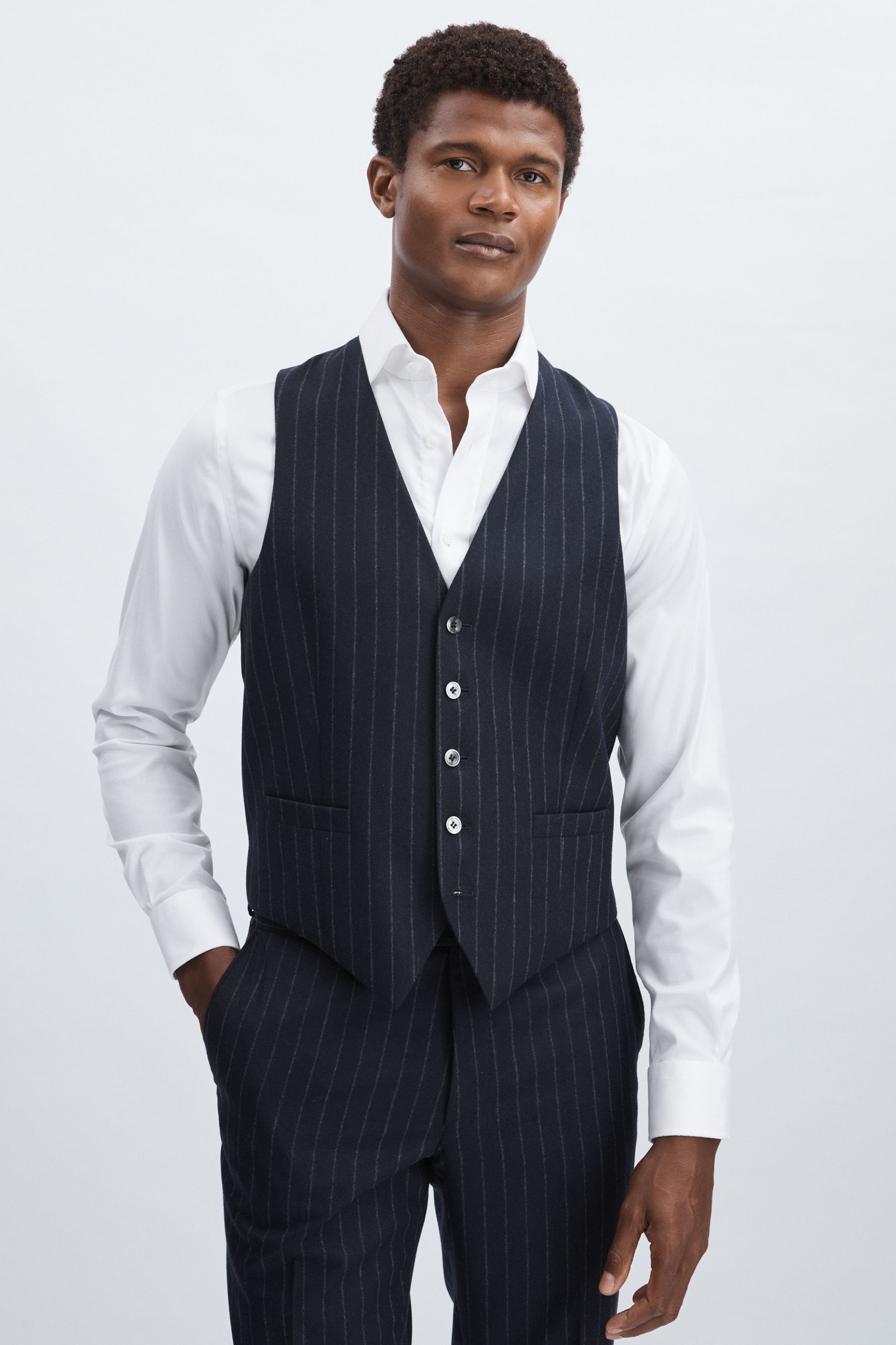 Oscar Jacobson 100% Wool Pinstripe Waistcoat In Navy
