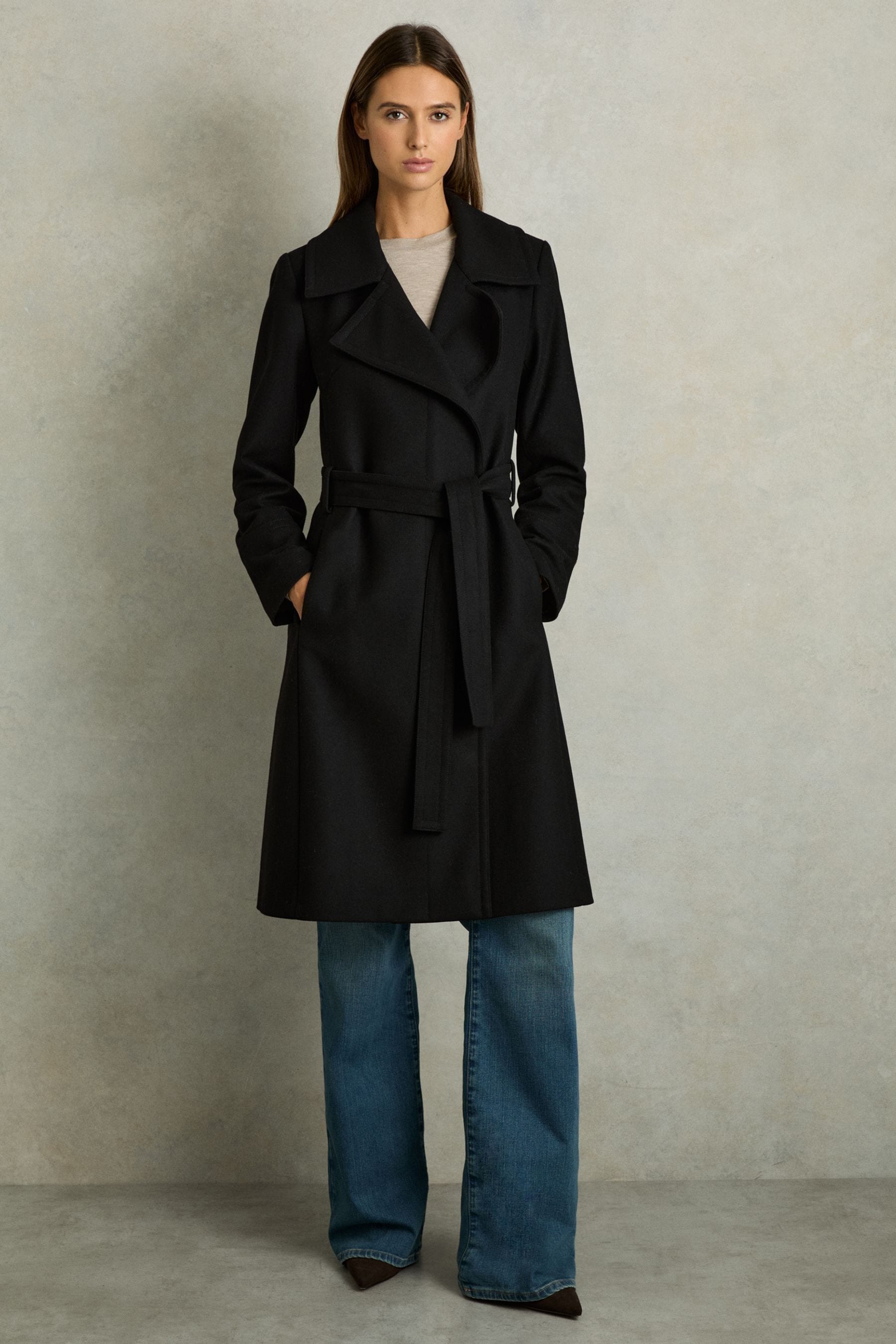 Reiss Women's Black Cashmere Double Breasted Coat In Black