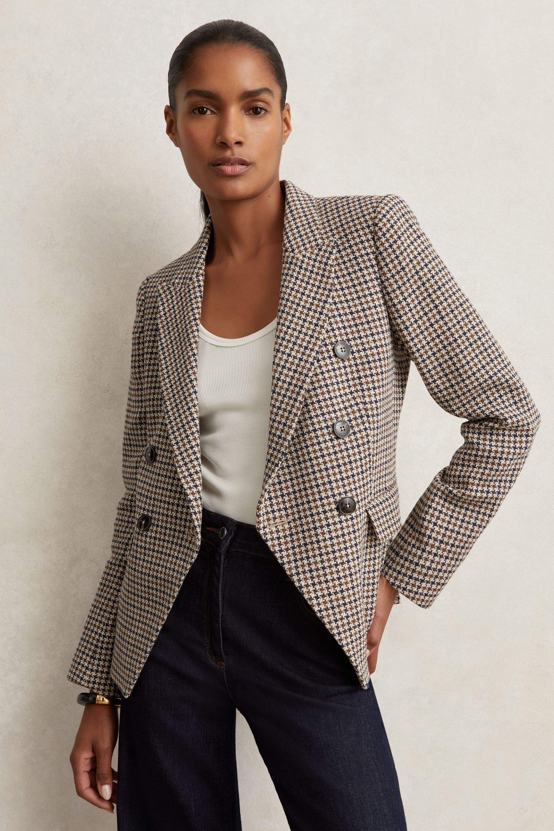 Reiss Navy Neutral Check Cotton-linen Double-breasted Houndstooth-check Blazer In Navy Neutral Check