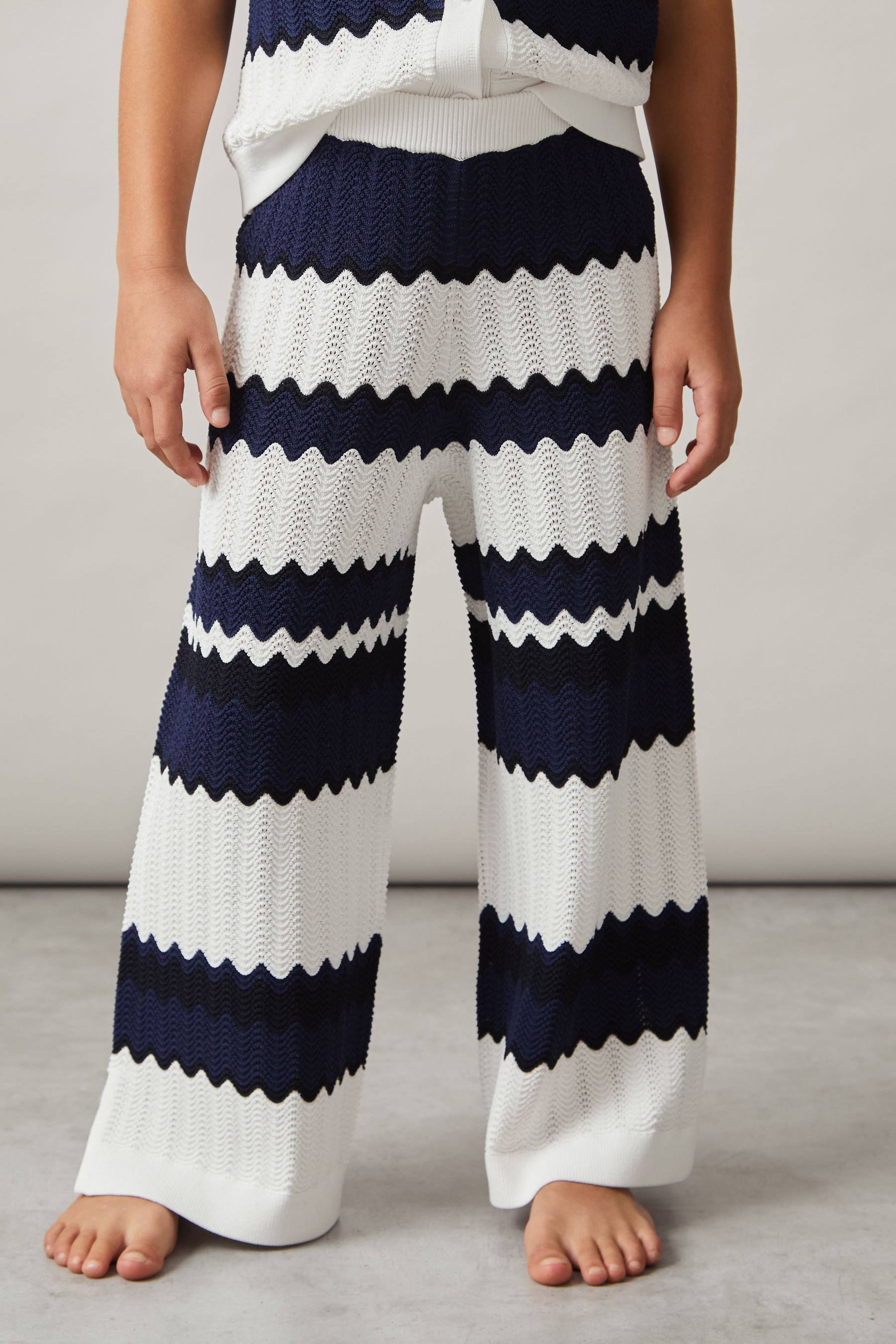 Reiss Navy Alba 9-13 Yrs Zig-zag Pointelle-knit Trousers In Navy