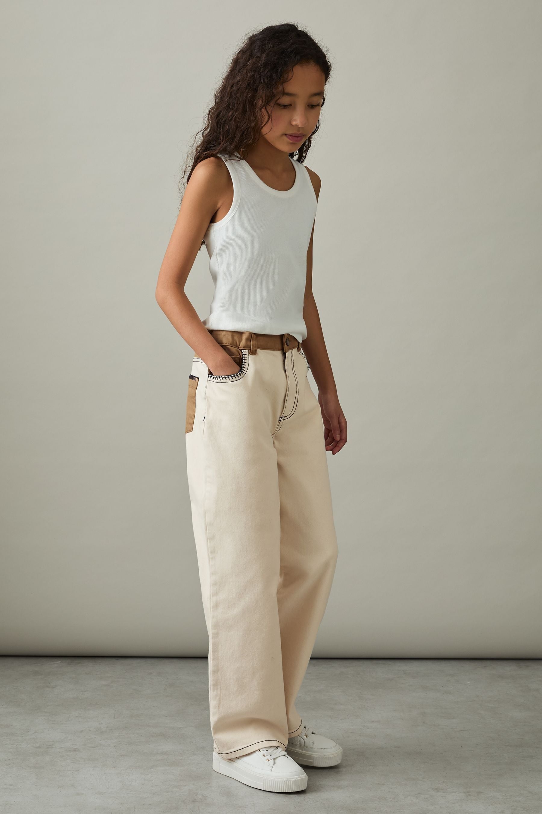 Reiss Ecru Colour-block Straight-leg Jeans In Ecru