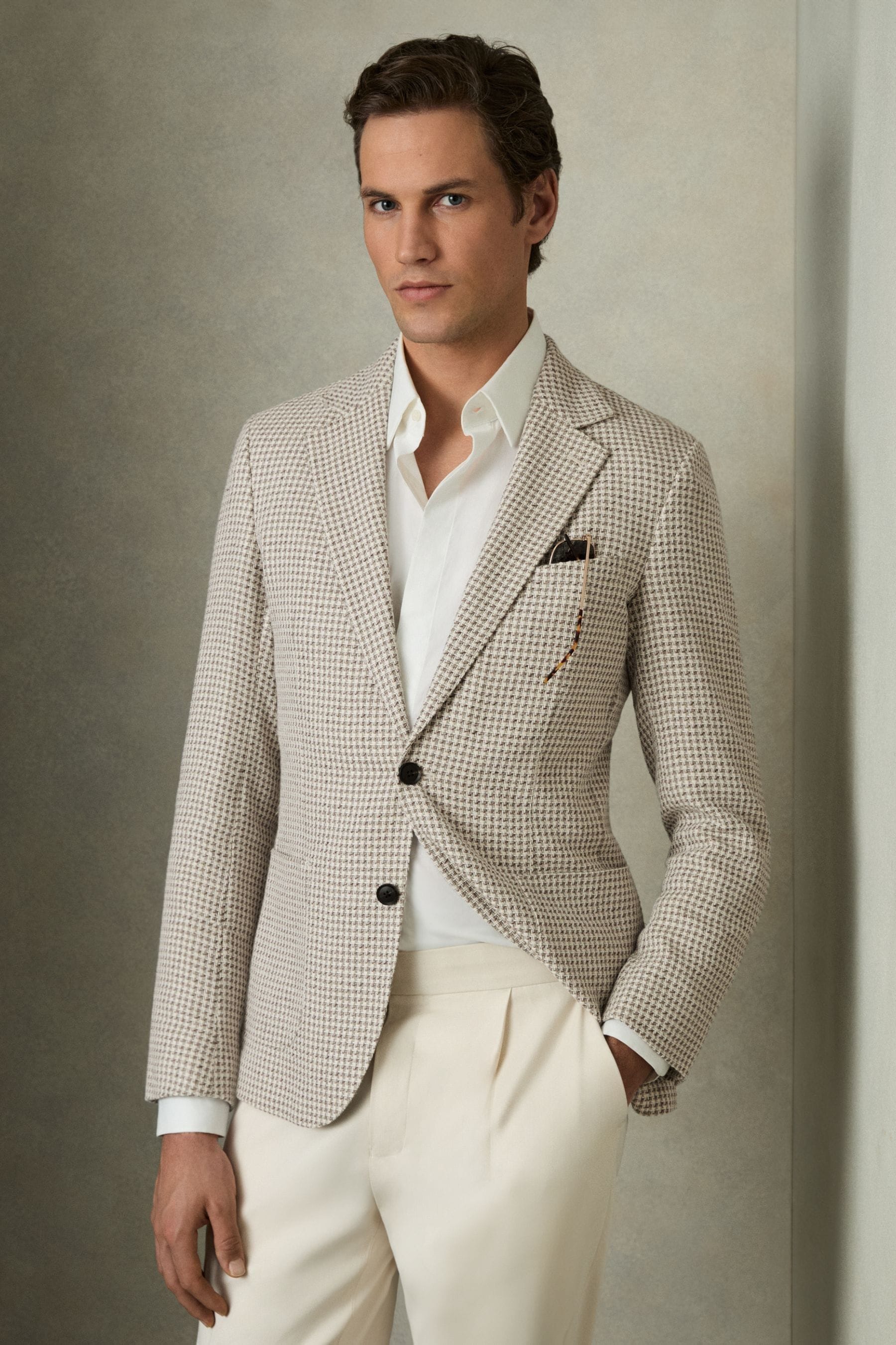 Shop Reiss Grey/white Slim-fit Single-breasted Dogtooth-check Blazer