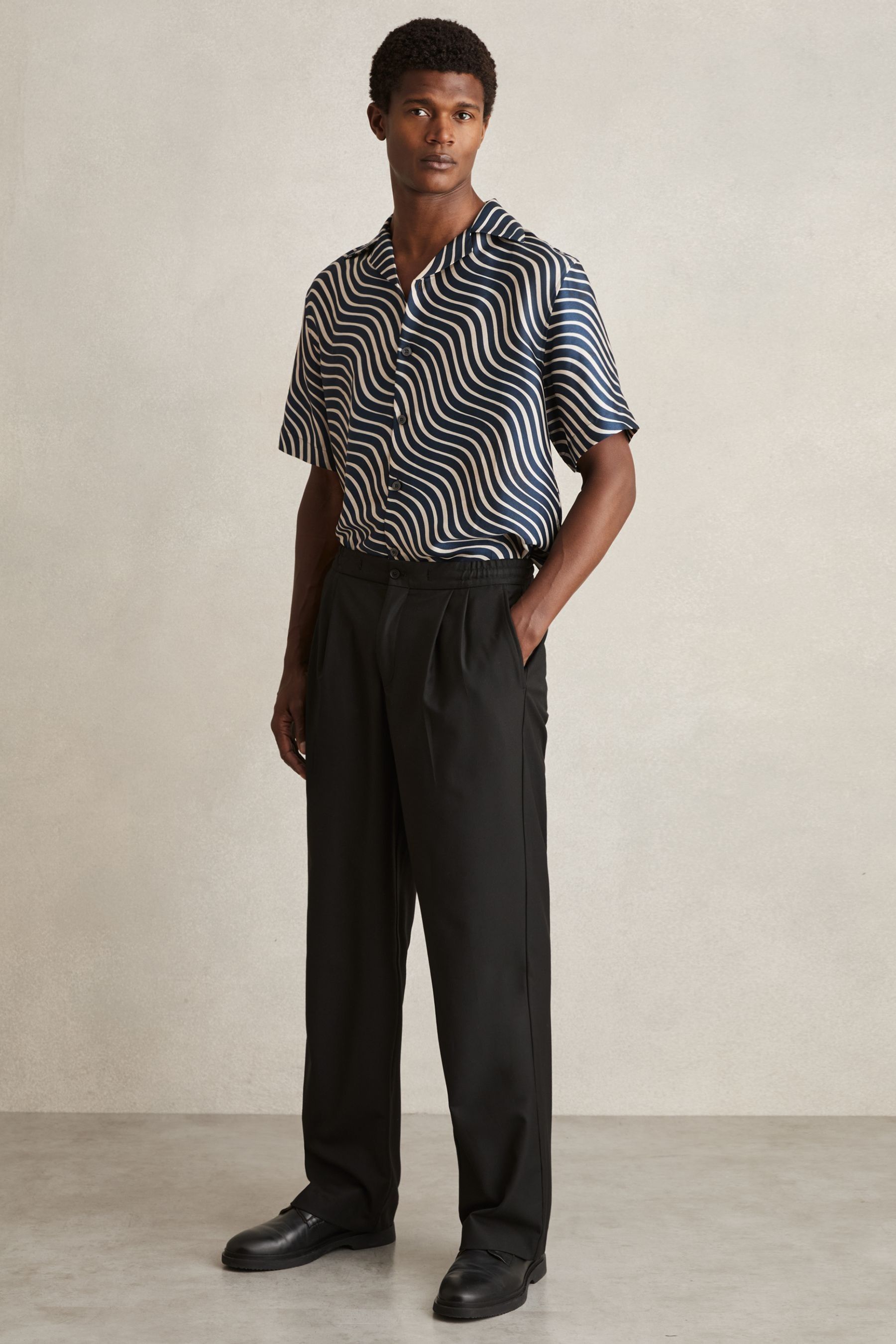 Reiss Navy/ Off White Wave-print Cuban-collar Shirt