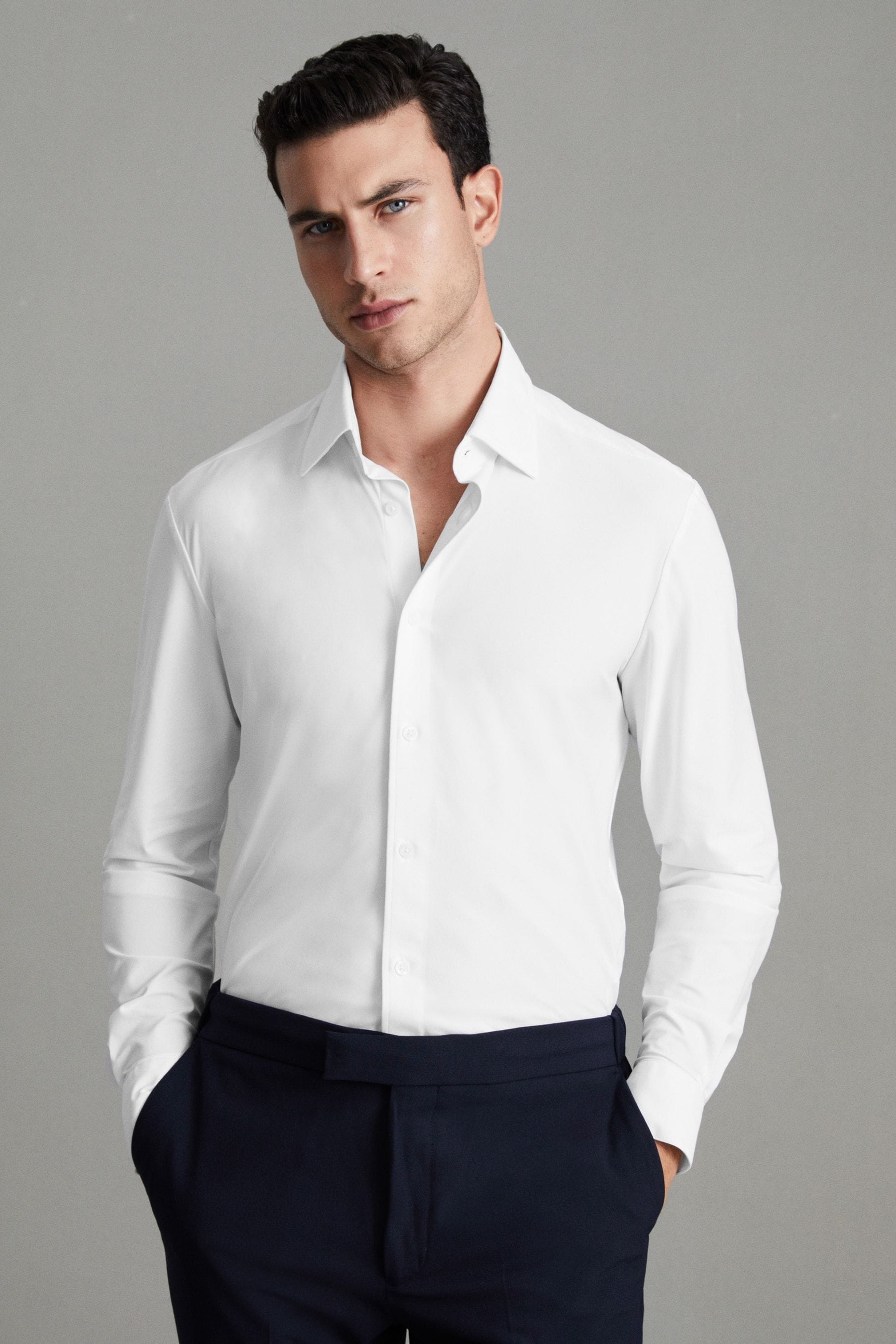 Reiss Voyager In White