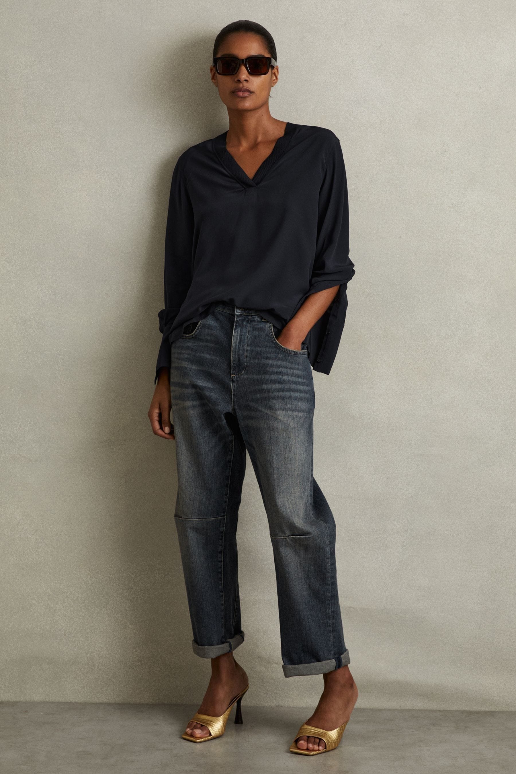Reiss Navy Relaxed High-low V-neck Top In Navy