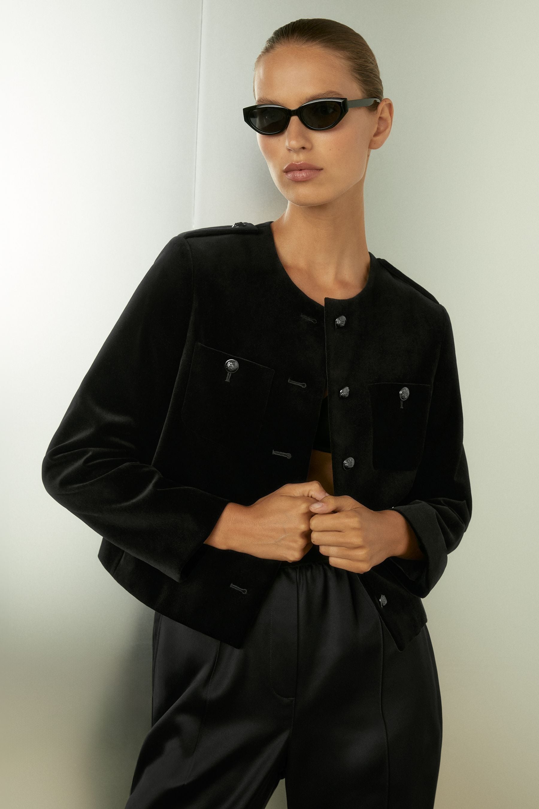 Reiss Viola Cropped Velvet Jacket Cotton, Black, Size: 12