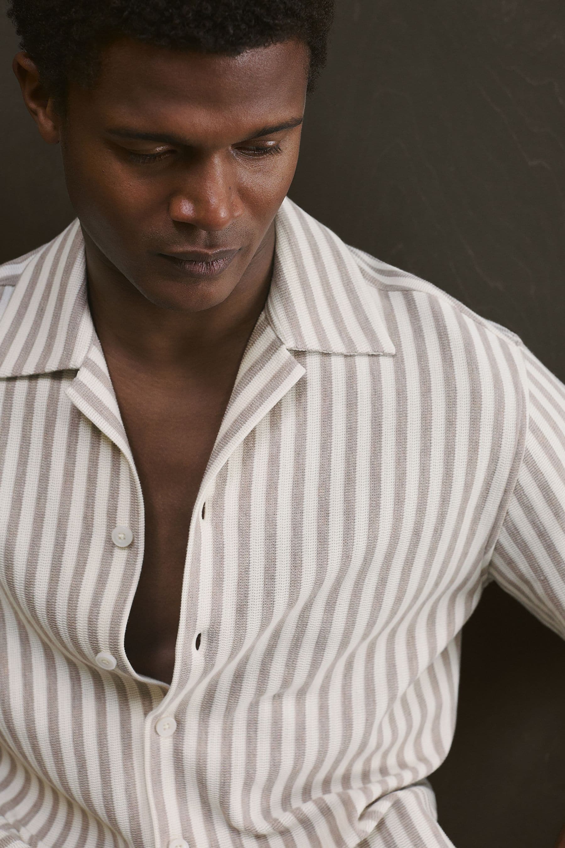 Reiss Stone/white Textured Stripe Cuban-collar Shirt