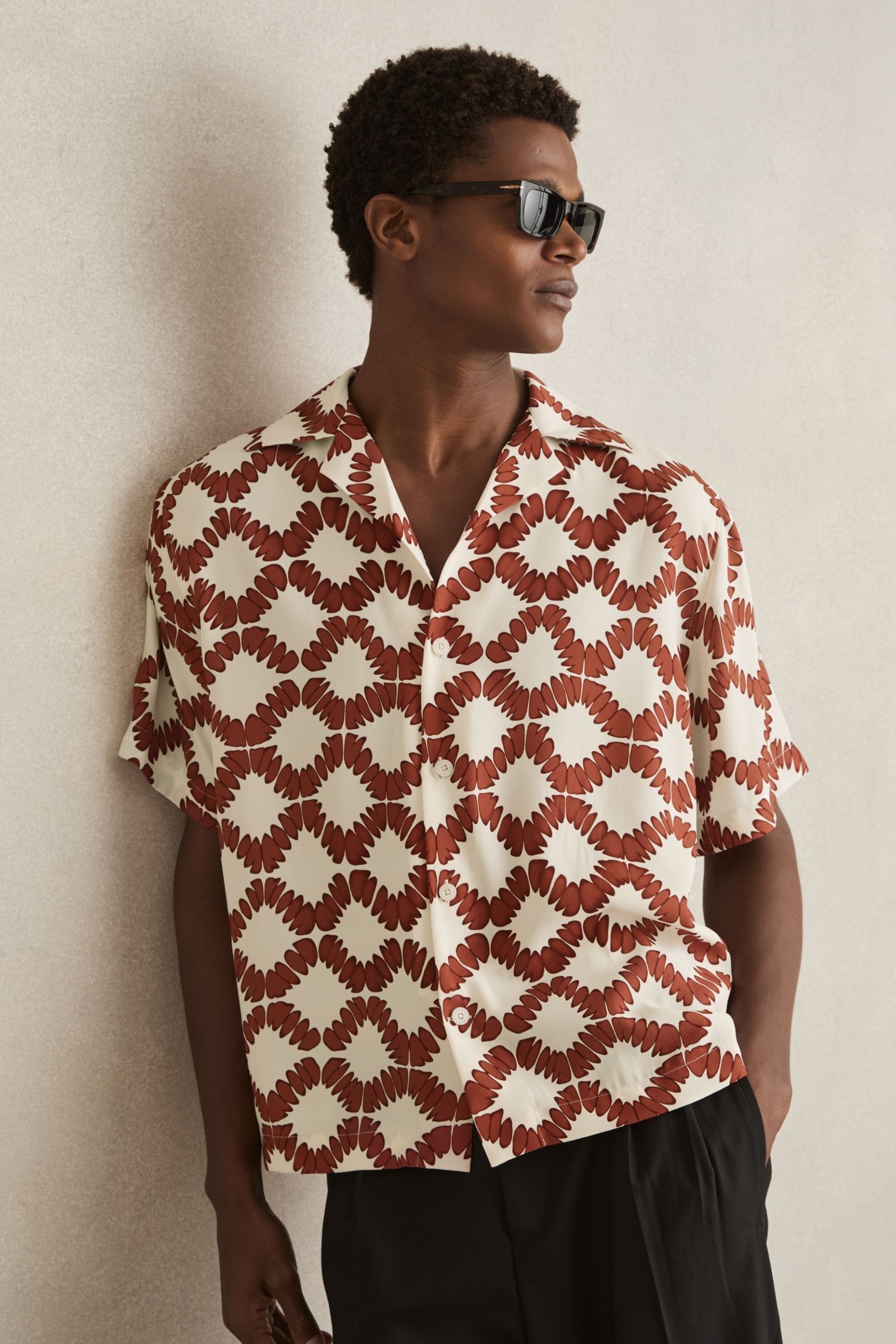Reiss Makarb Abstract Floral Camp Shirt In Multi
