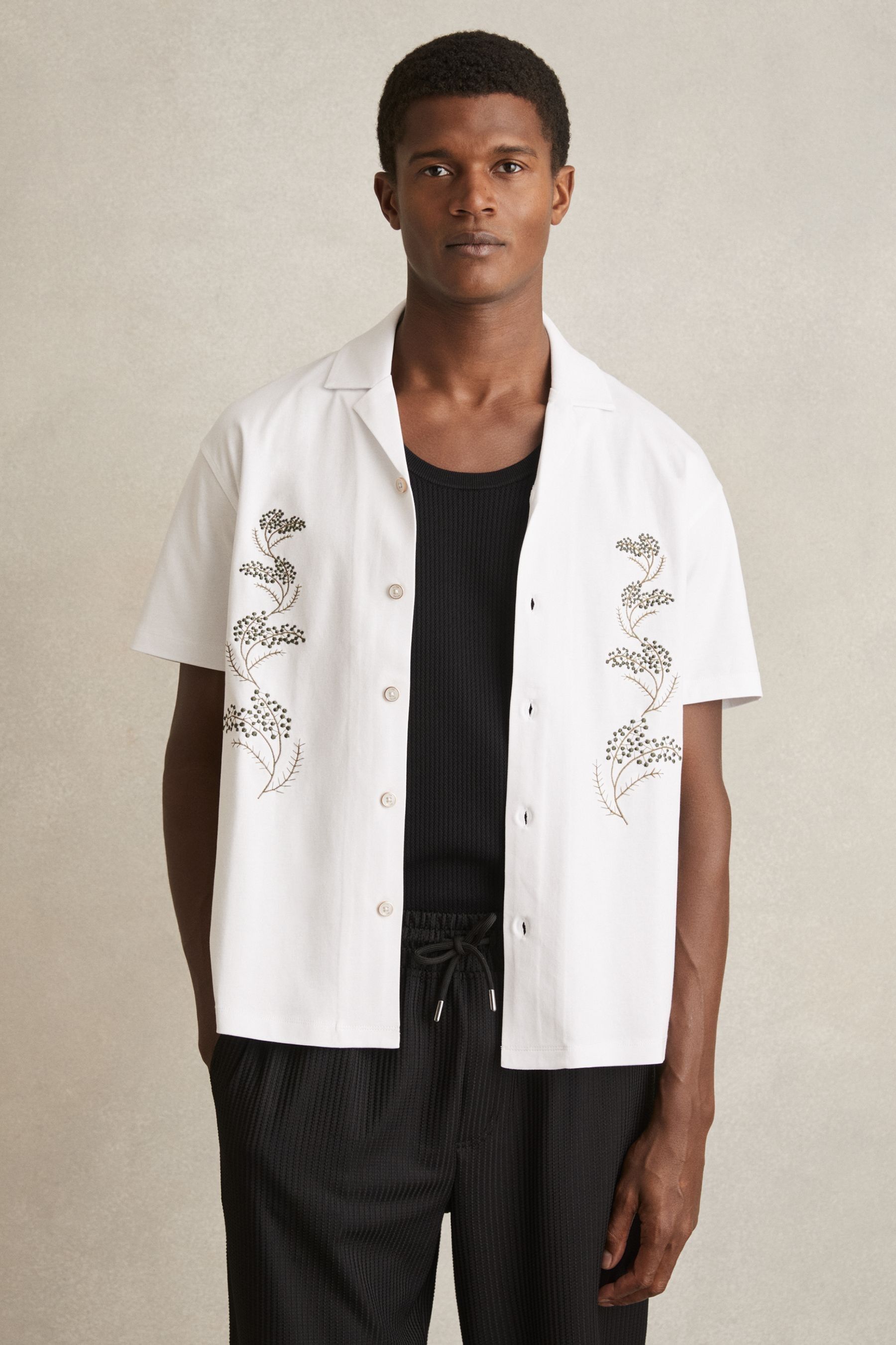 Reiss Goya Short Sleeve Floral Embroidered Cuban Shirt