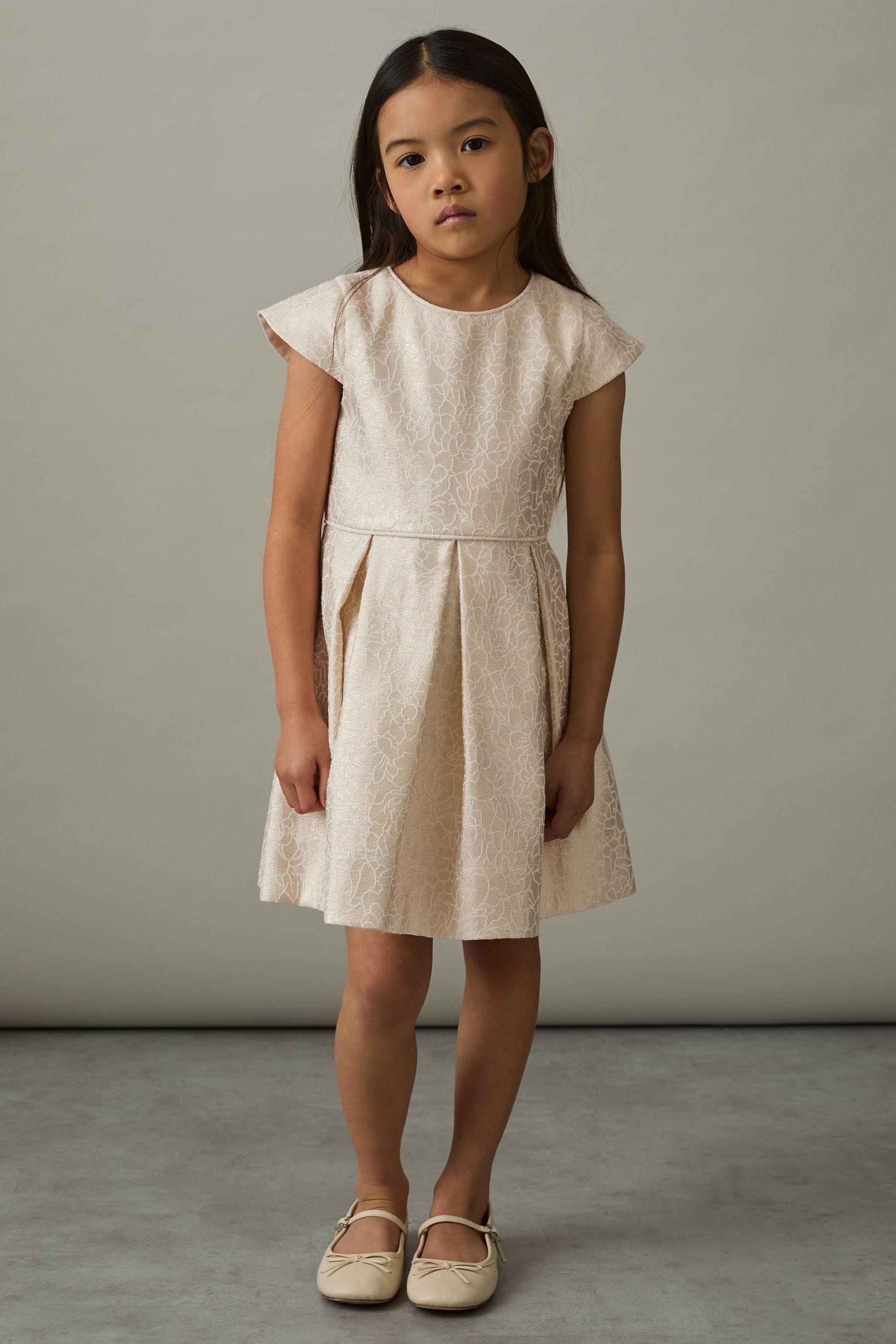Reiss Ivory 9-13 Yrs Brocade Cap-sleeve Pleated Dress In Ivory