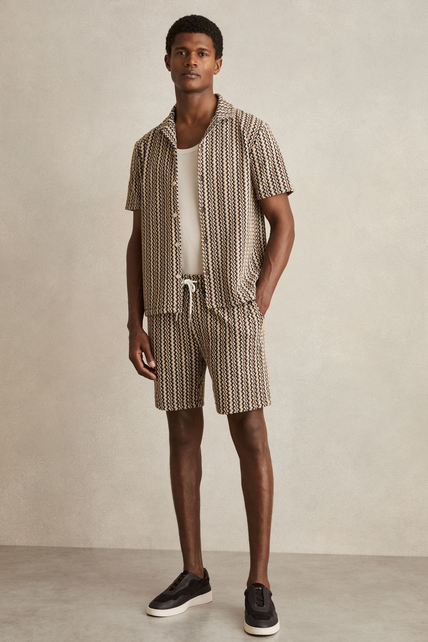 Reiss Tobacco Brown Zig-zag Knit Drawstring Shorts In Brown