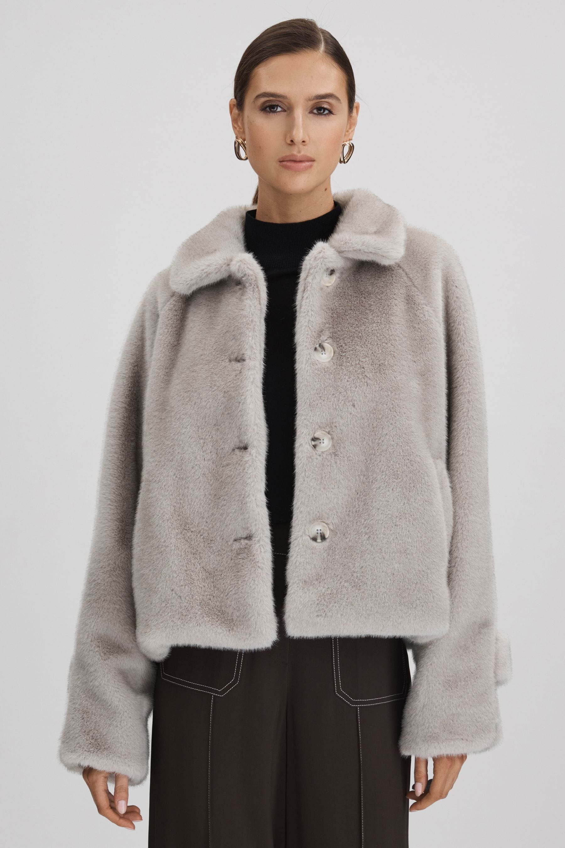 Meotine Faux Fur Jacket In Light Grey