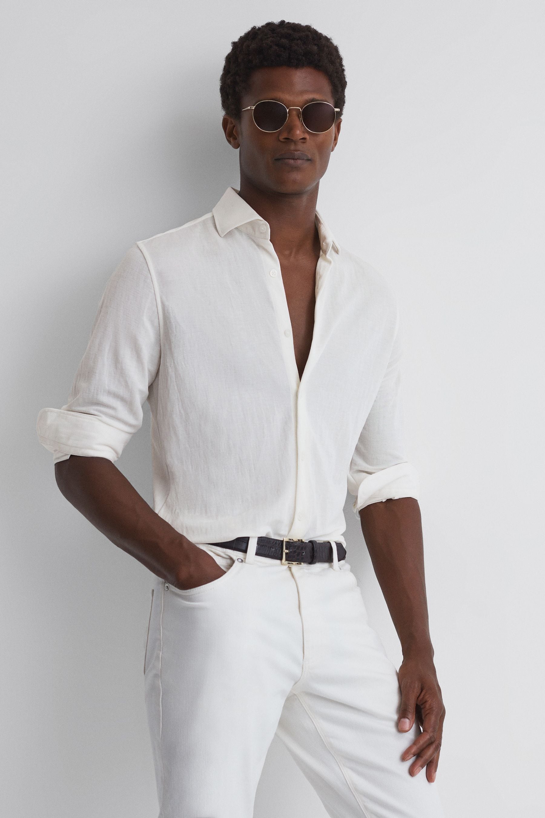 Reiss Bobby - White Slim Fit Cutaway Collar Modal Shirt, M