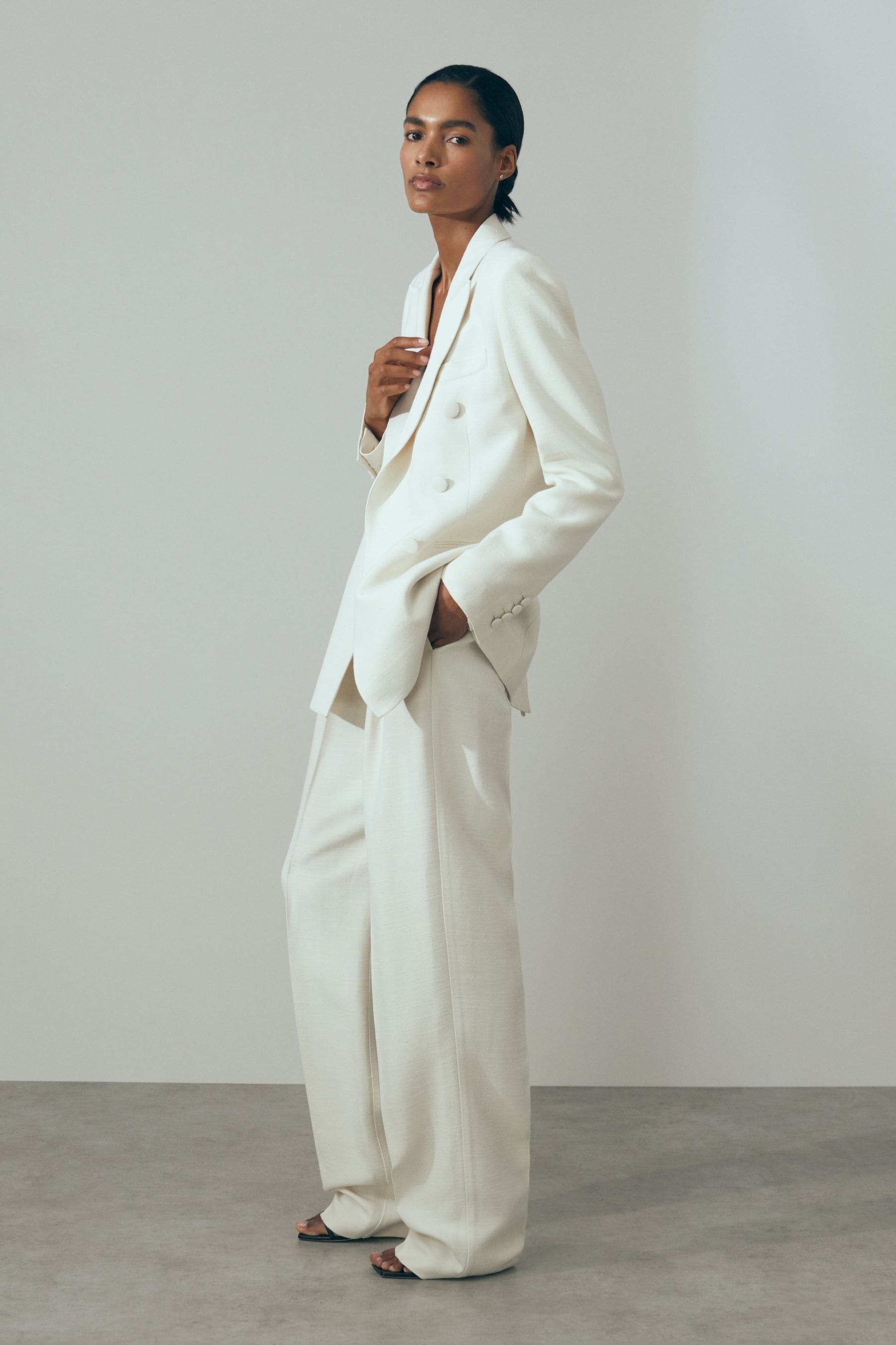Atelier Sienna - White Italian Double Breasted Textured Suit Blazer With Silk, Us 4