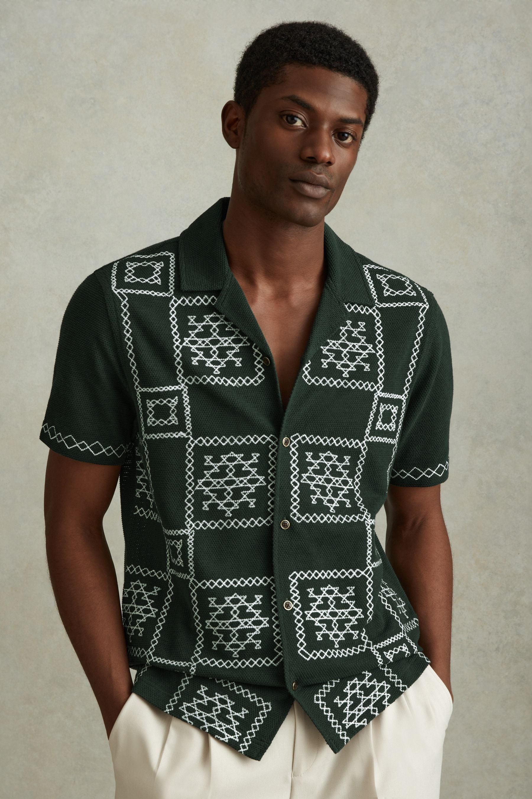 Reiss Cosmos - Green/ecru Textured Embroidered Cuban Collar Shirt, M