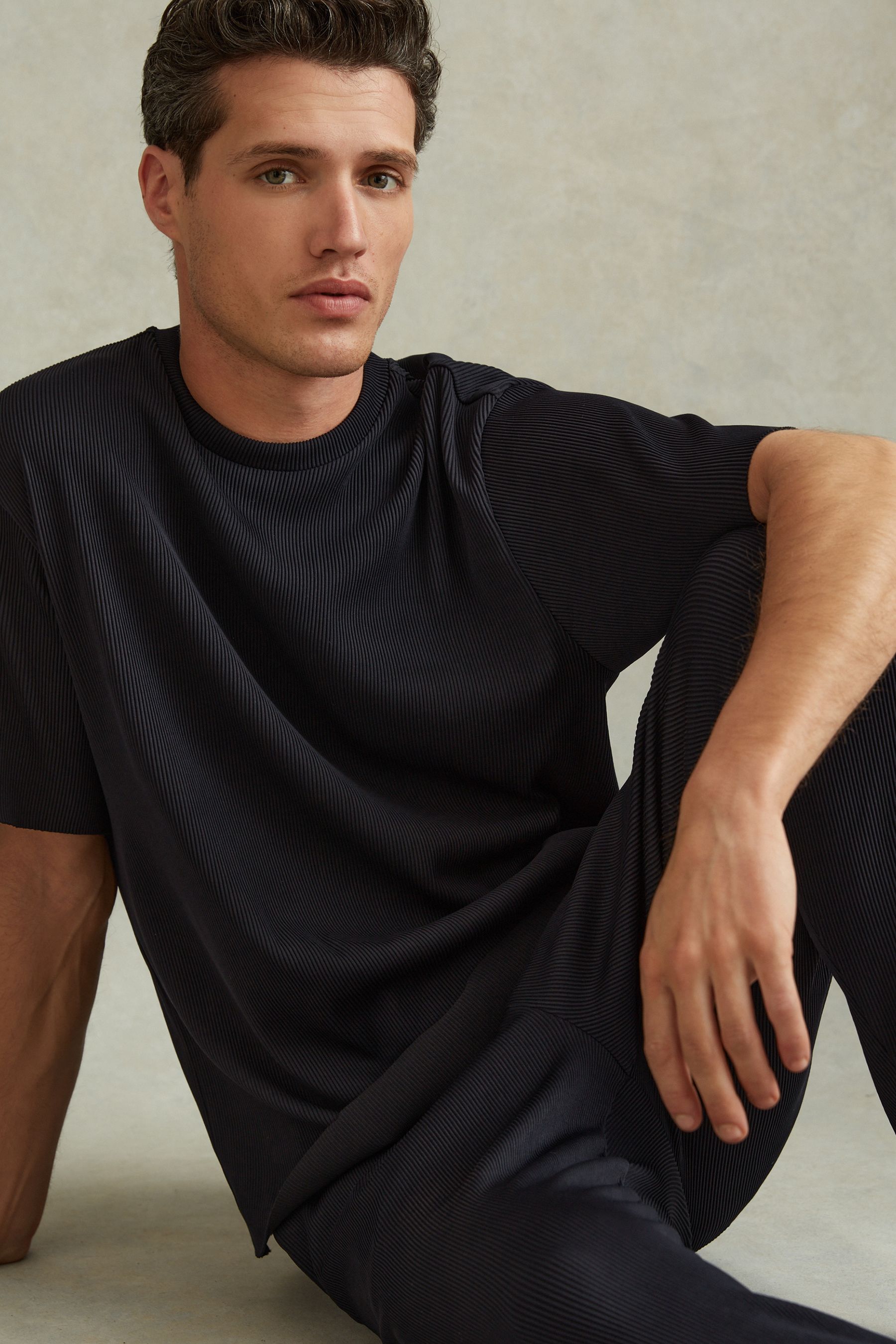 Reiss Navy Skyee Oversized Ribbed Crew Neck T-shirt