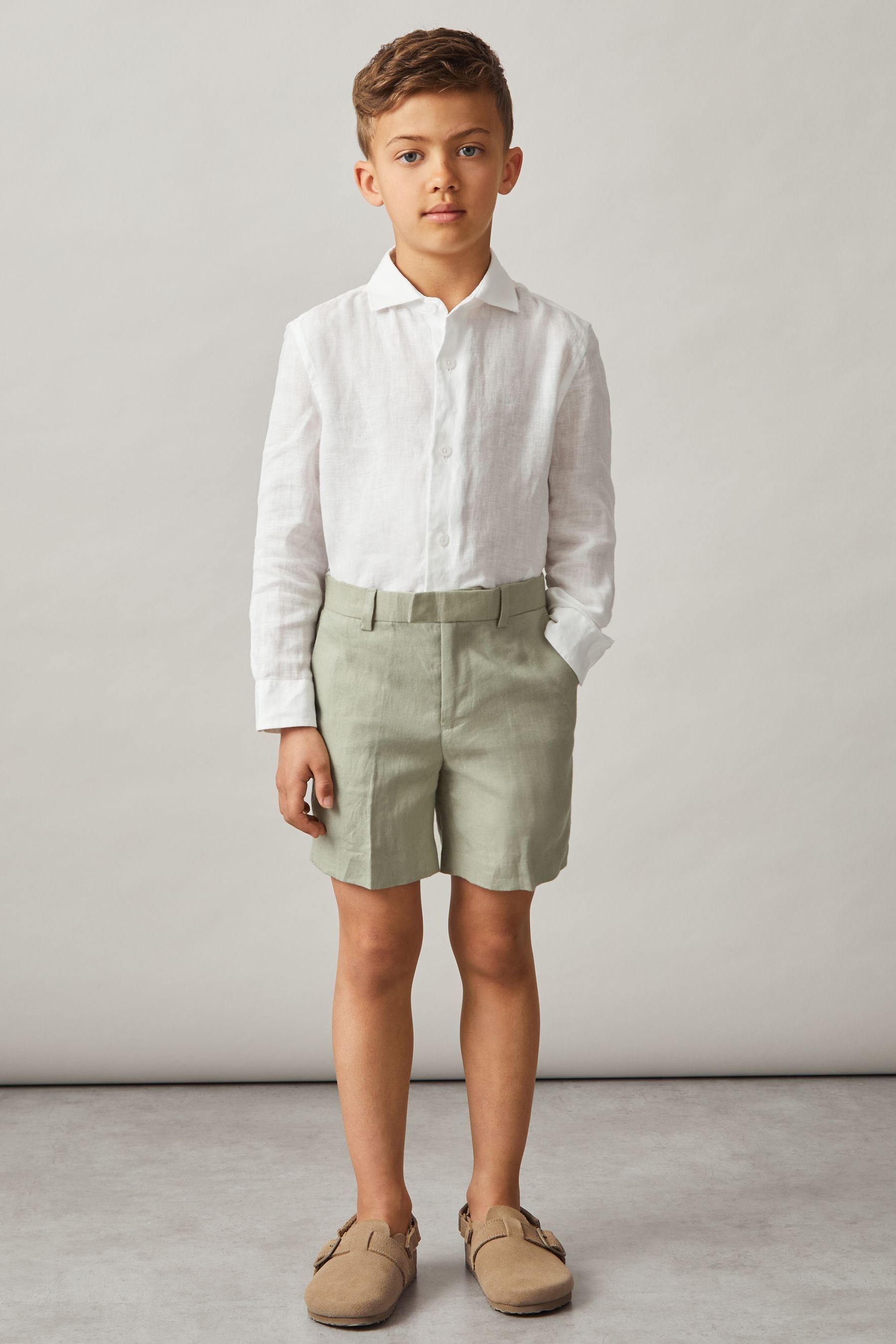 Reiss Apple Linen Suit Shorts In Apple