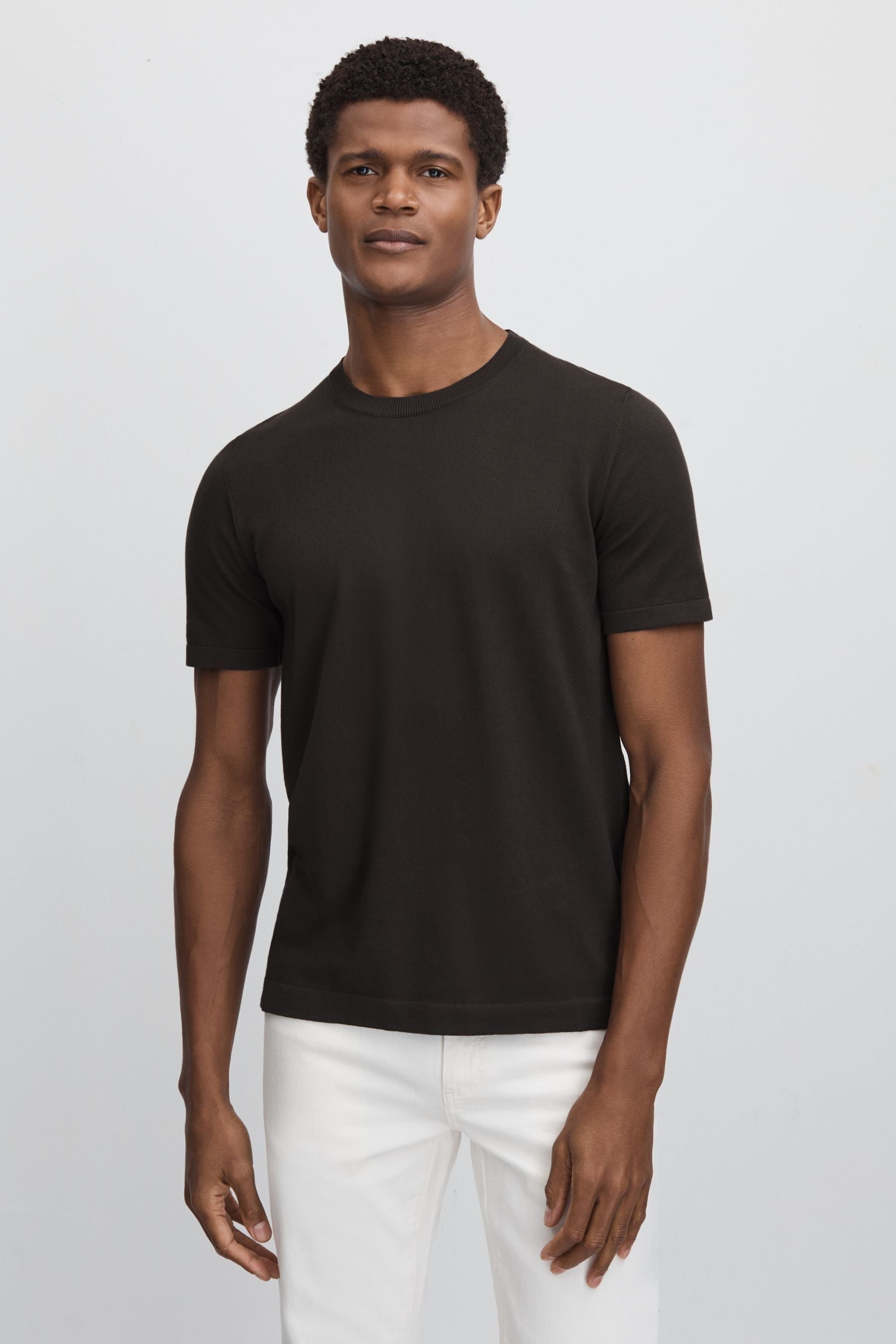 Shop Oscar Jacobson Knitted Cotton Crew Neck T-shirt In Brown