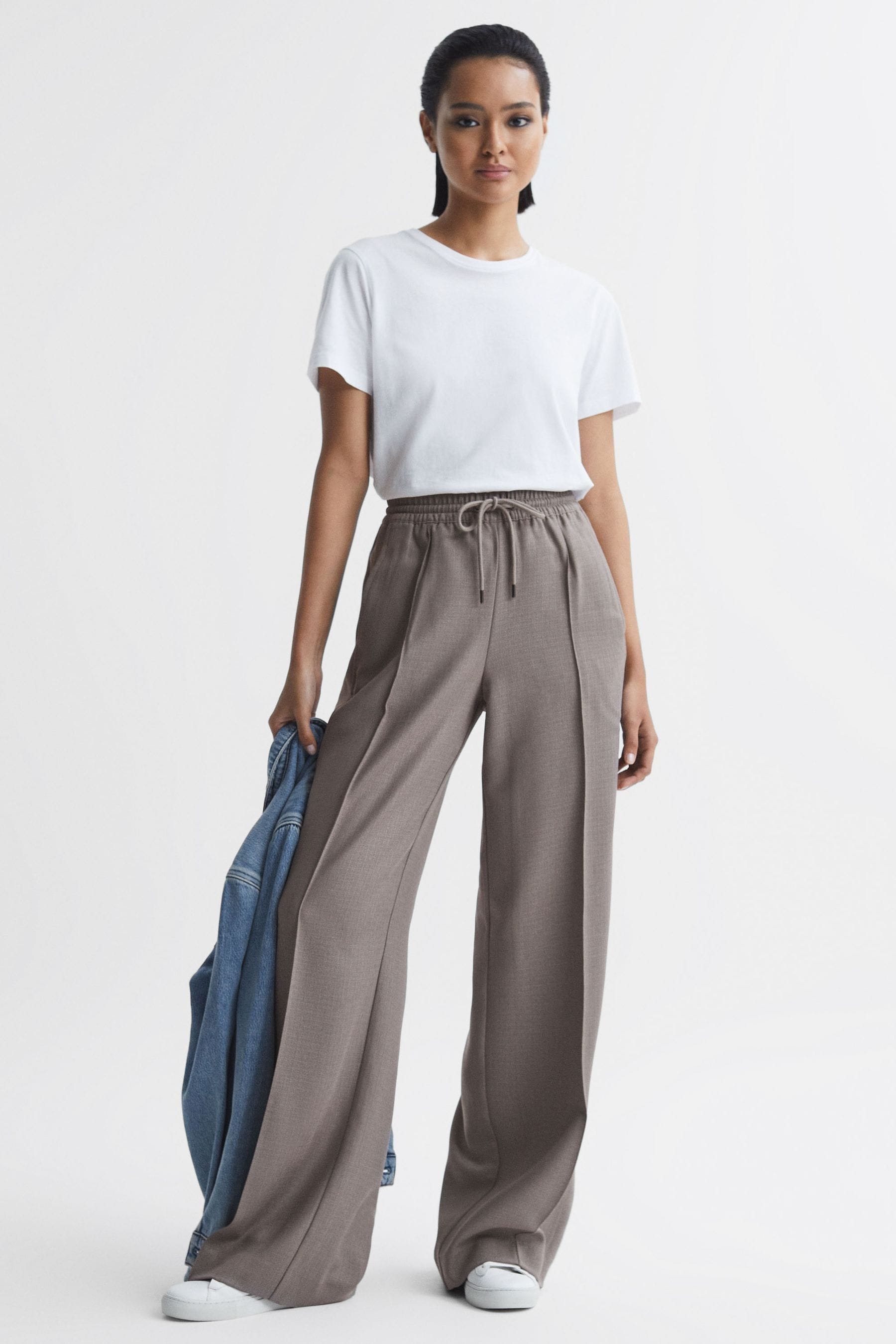 Reiss Sunnie Elasticated-drawstring Wide-leg Mid-rise Woven Trousers In Mink