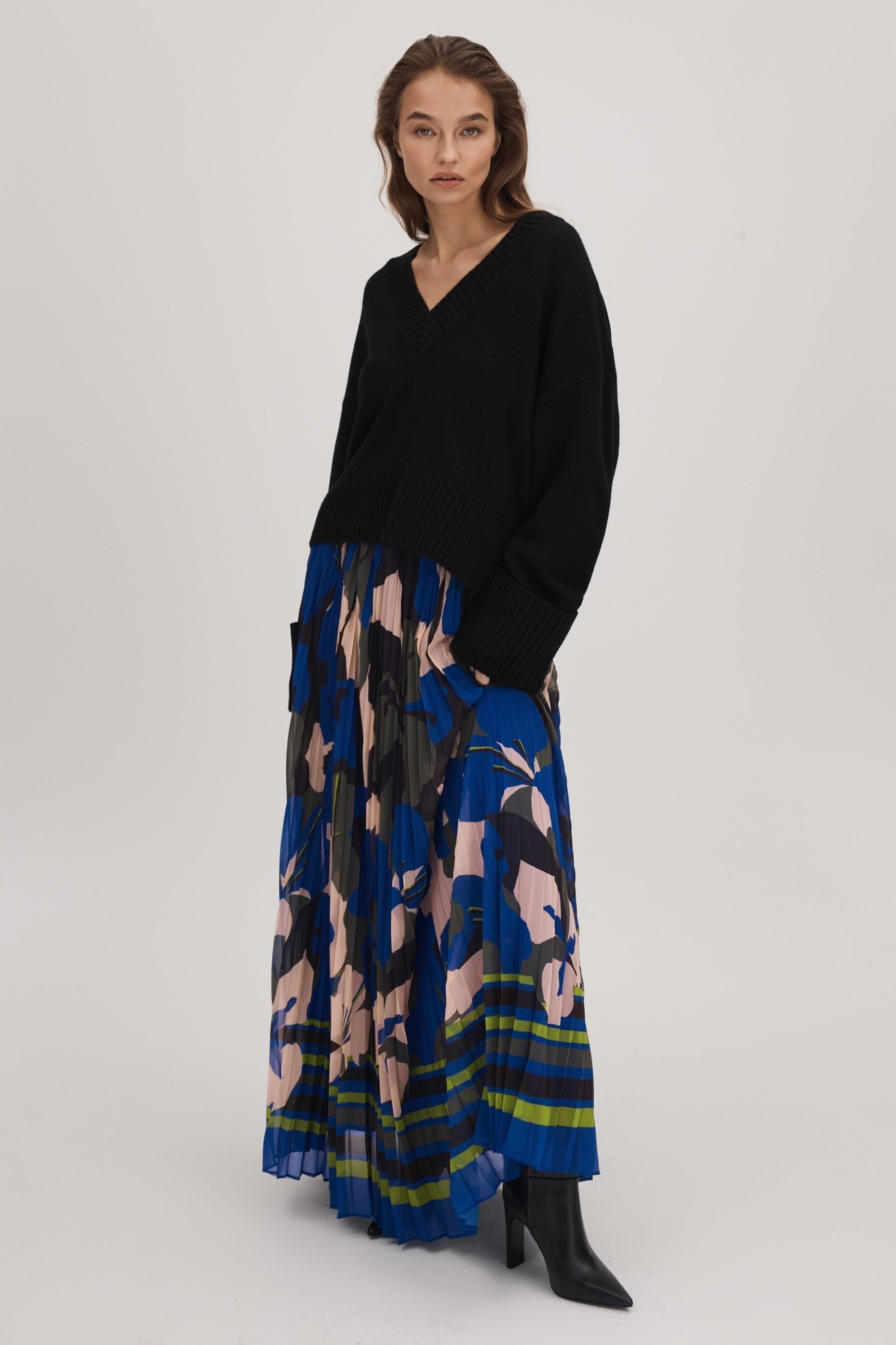 Florere Printed Pleated Maxi Skirt In Blue/khaki