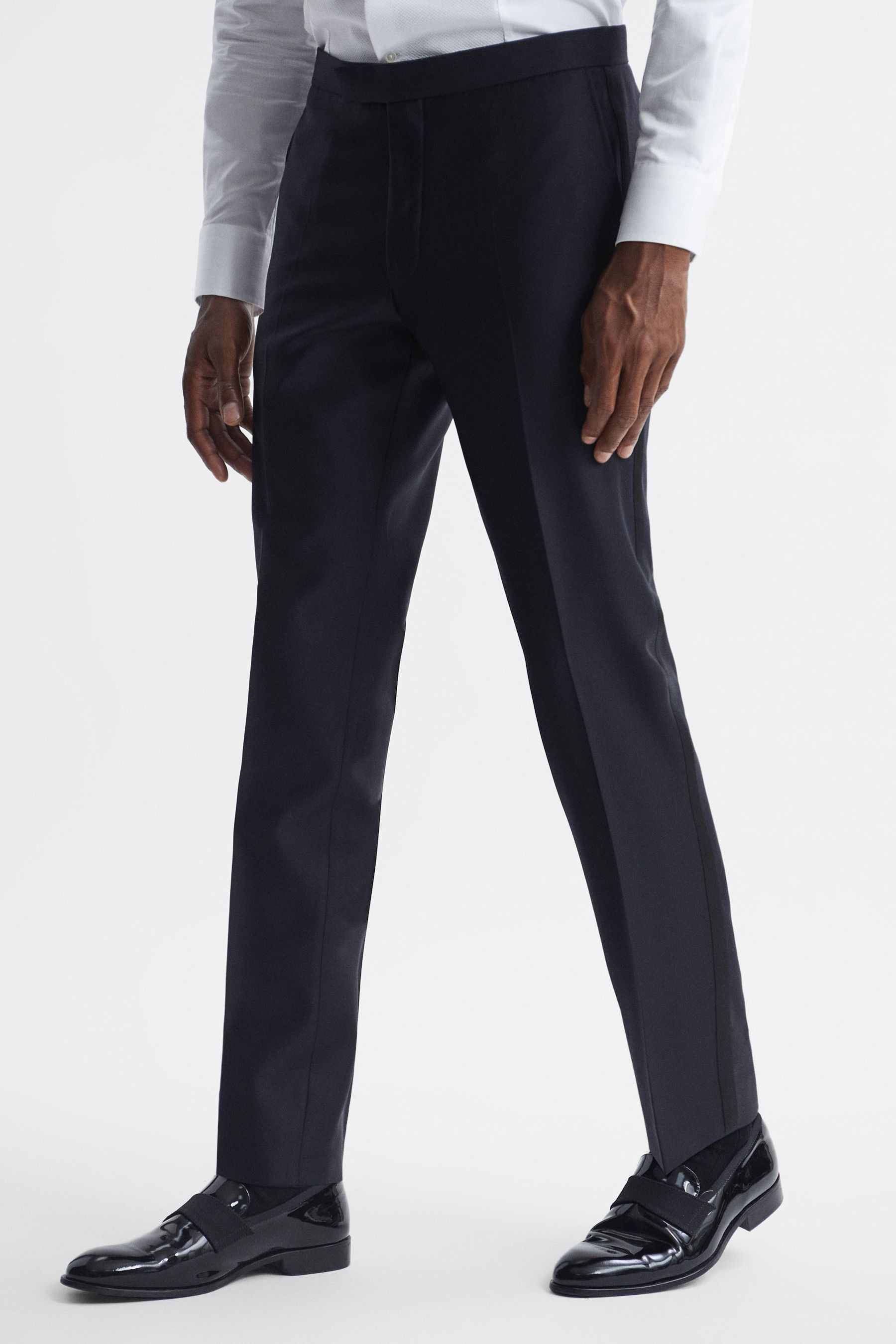 Oscar Jacobson Slim Fit Wool Blend Trousers In Navy