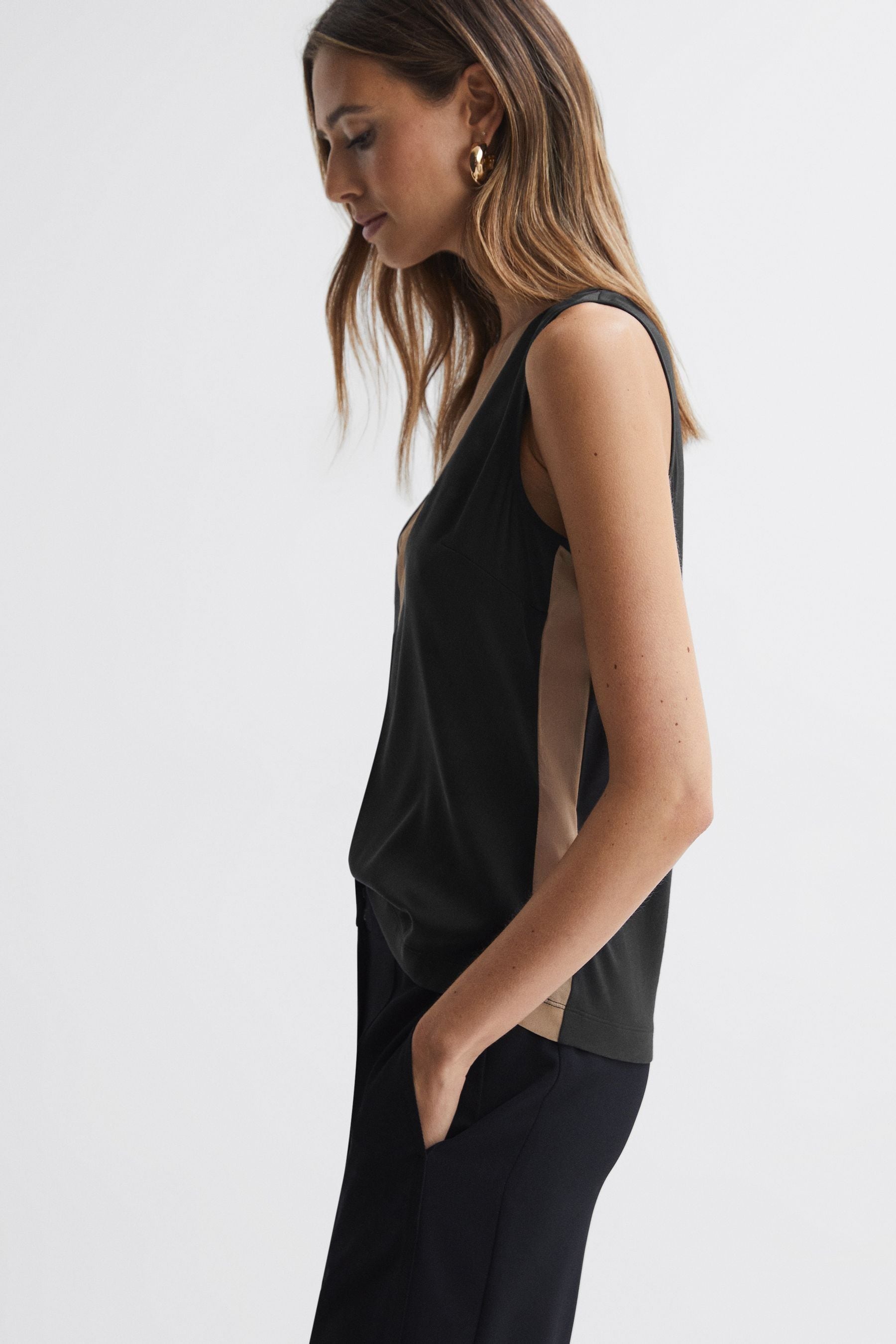Reiss Pippa - Nude/black Silk Colourblock Vest, M