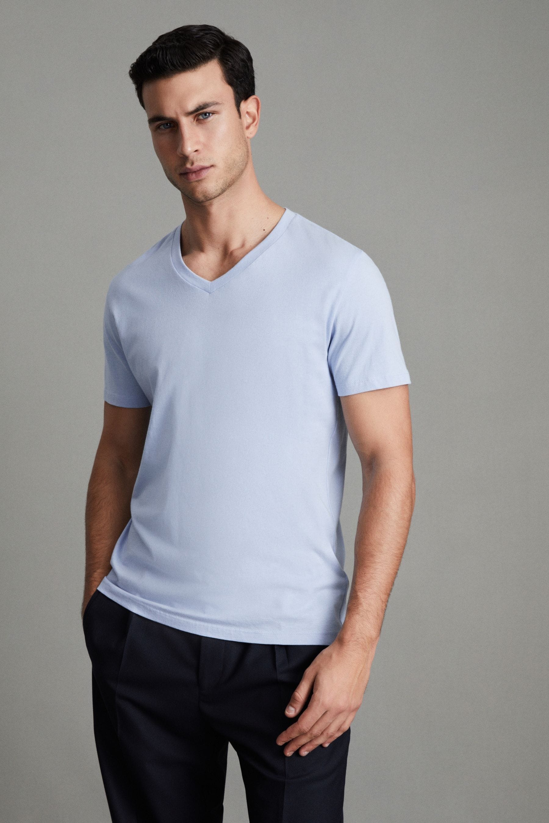 Reiss Mens Soft Blue Dayton V-neck Cotton-jersey T-shirt