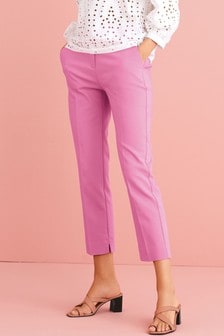 pink cropped trousers