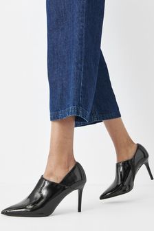 Forever Comfort Pointed Shoe Boots