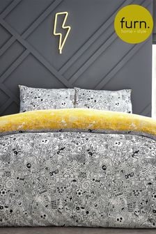 furn. White/Black Doodle Abstract Reversible Duvet Cover and Pillowcase Set