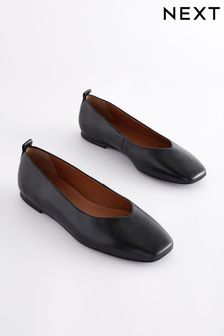 Black Signature Leather Hi Cut Ballerina pour Shoes (D00666) | £39